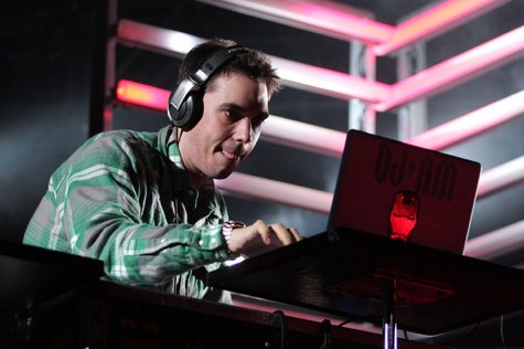 DJ AM