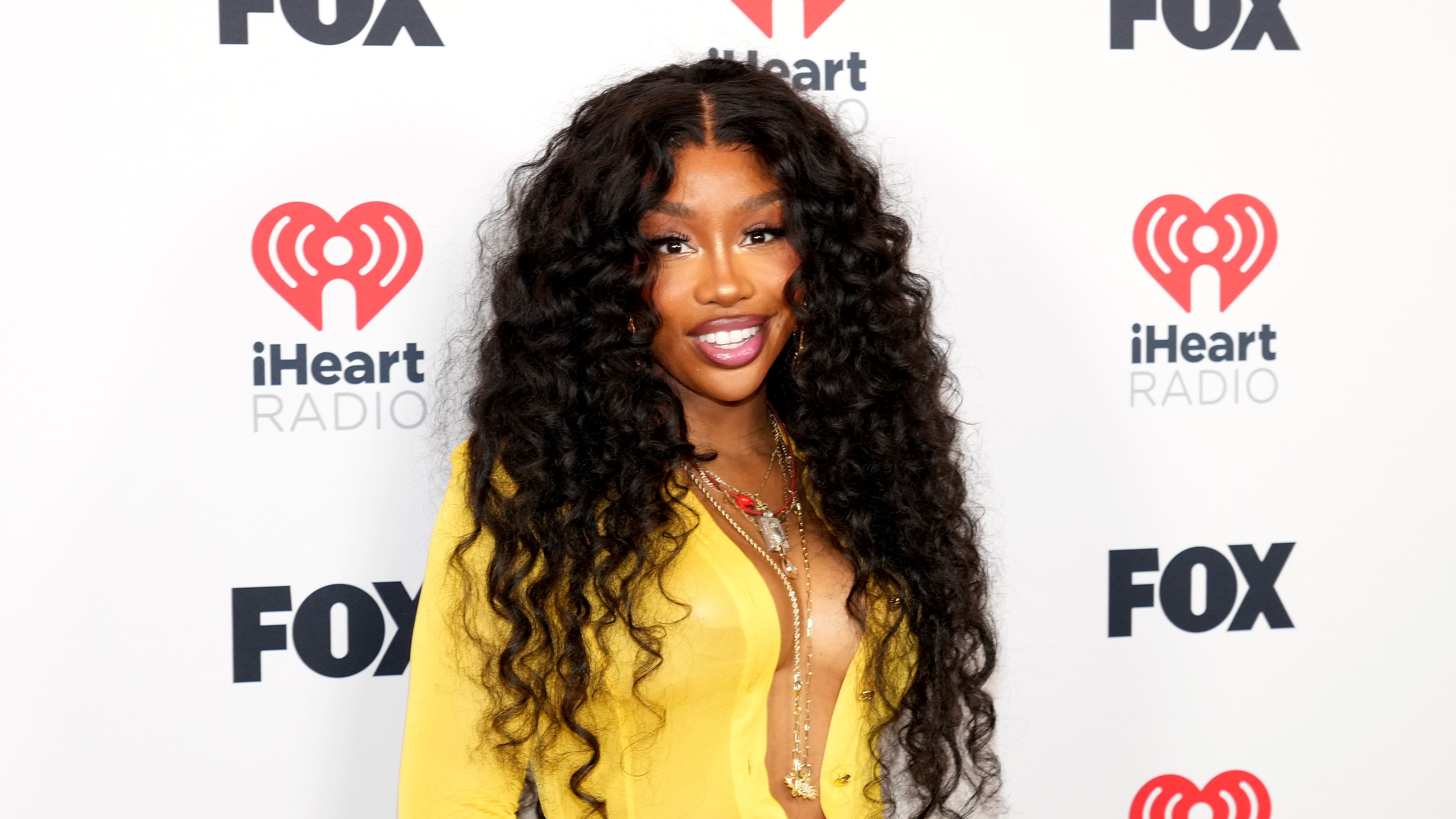 SZA Confirms ‘LANA’ Is “Coming Soon” On “Hot Ones” #SZA