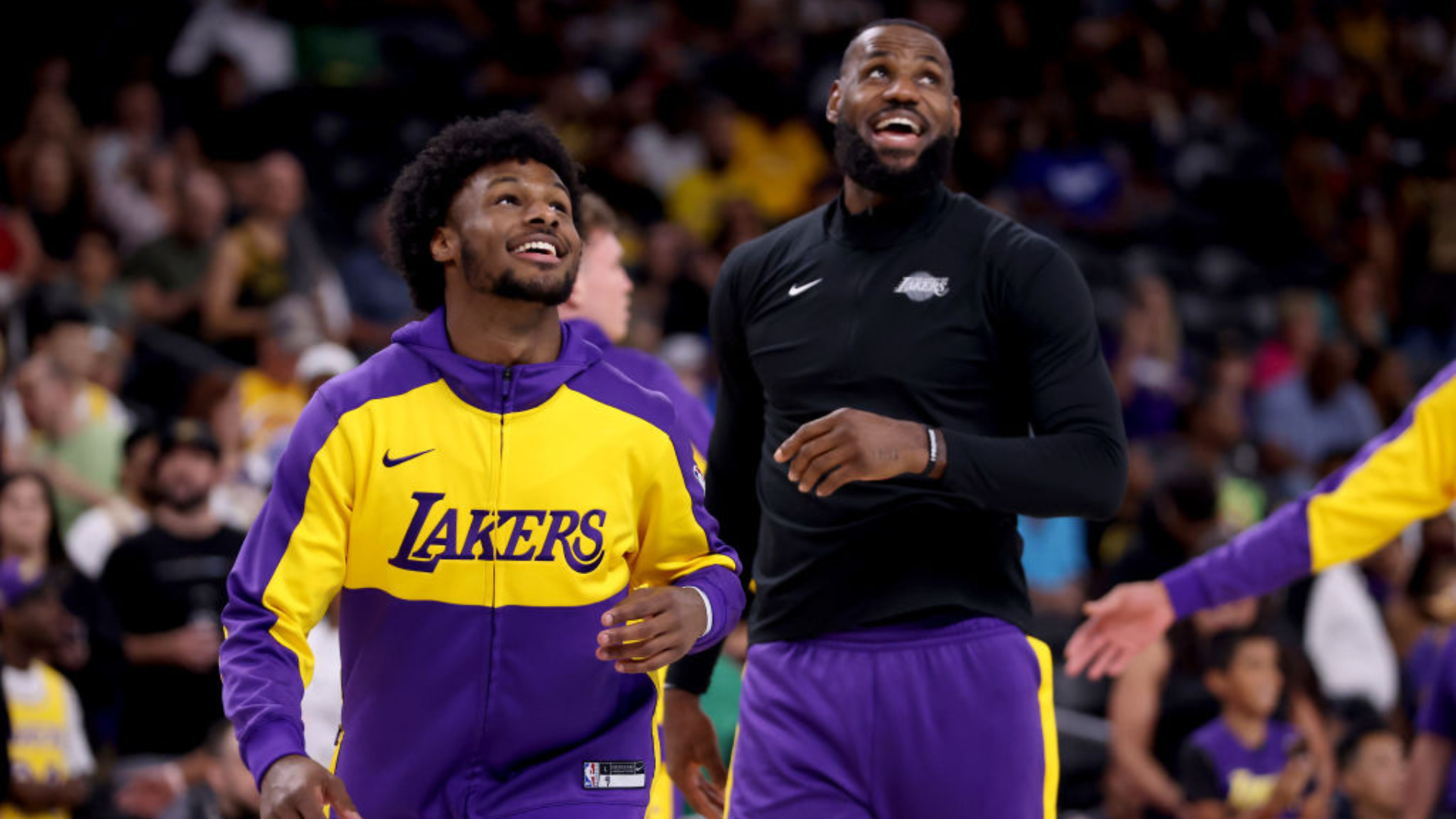 LeBron James Supports Son Bronny's Aspirations in Call of Duty, Earning Fans' Admiration thumbnail