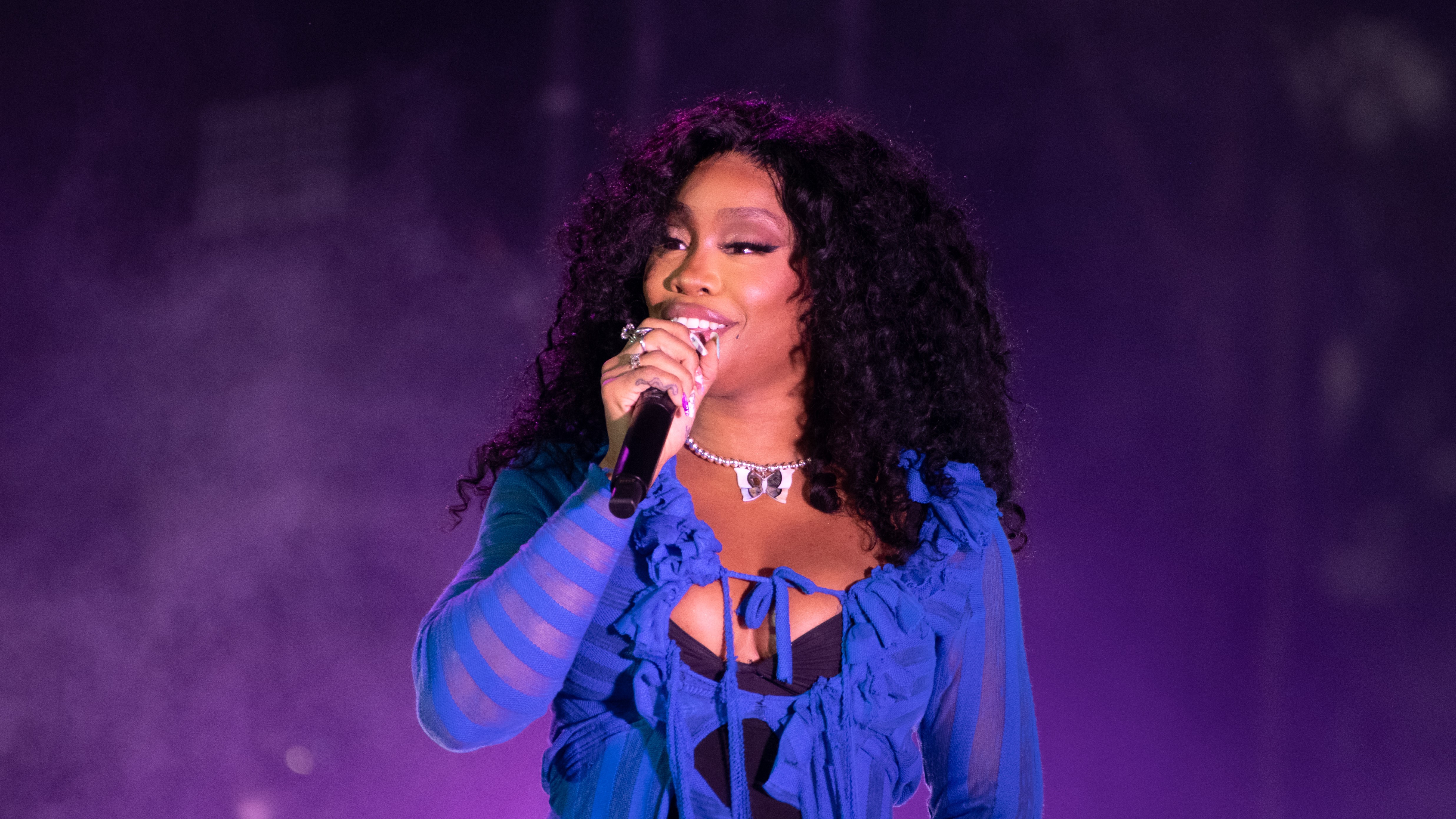 SZA Teases Fans With "Freestyles 'N Gibberish" In Anticipation Of ‘SOS (Deluxe)’ And ‘LANA’ thumbnail