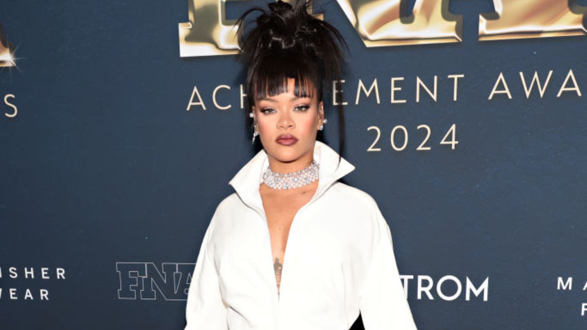 Rihanna Shares Insights on the Creative Process Behind Her Anticipated Album 'R9' thumbnail