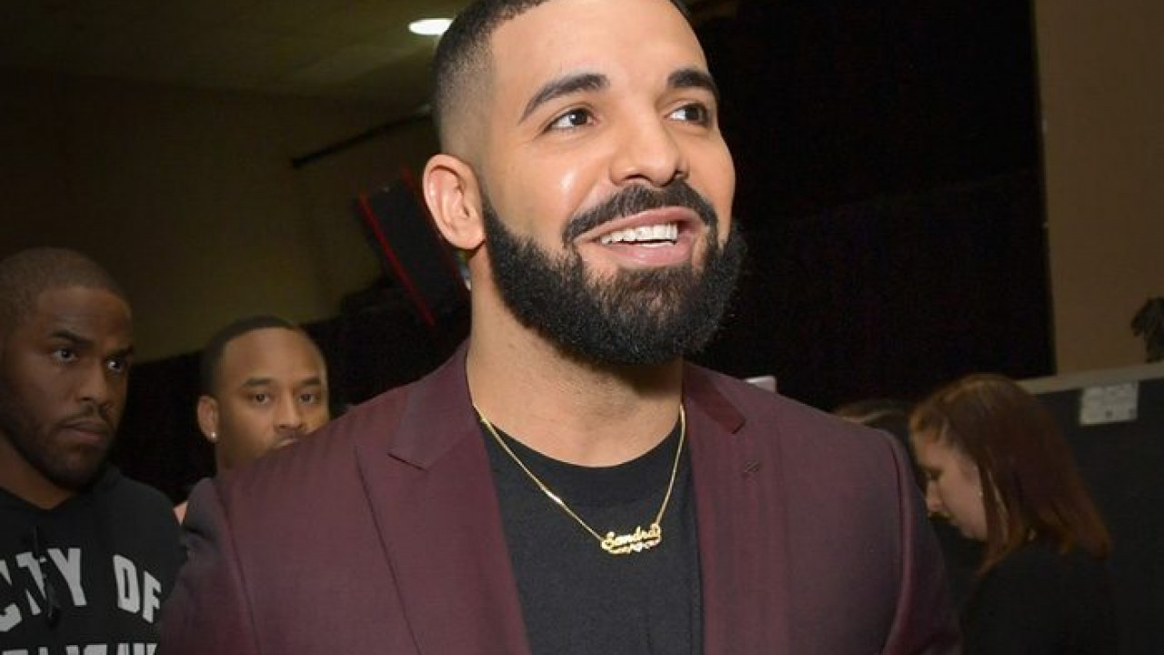 Drake Seen At A Restaurant With Latto's Sister Brooklyn Nikole