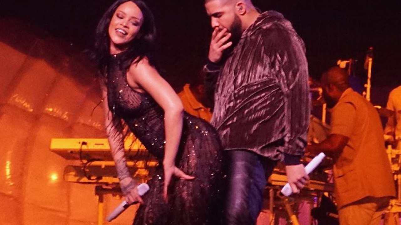 Rihanna and Drake sing Work for ANTI World Tour stop in Miami