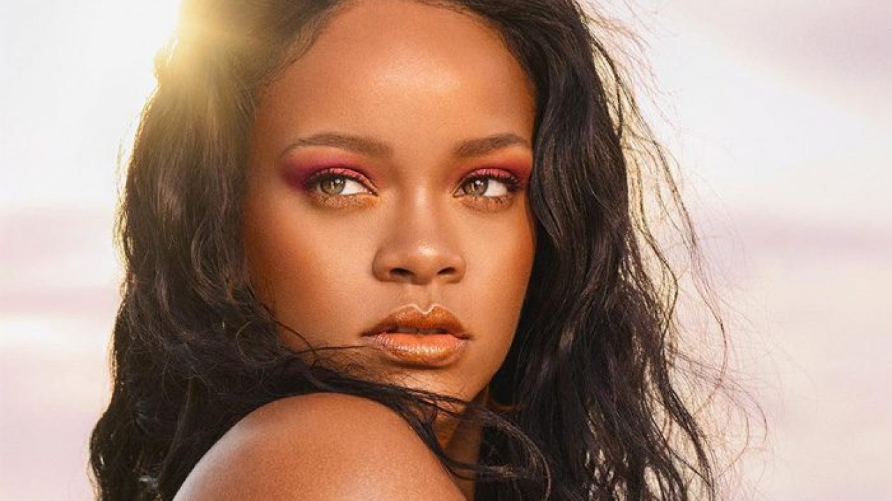 Rihanna Launches Fenty Fashion Brand